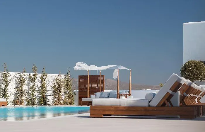 18 Grapes 阿吉奥斯普罗科皮奥斯